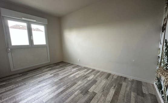 Appartement faux Type 4 - 91 m² - Troyes