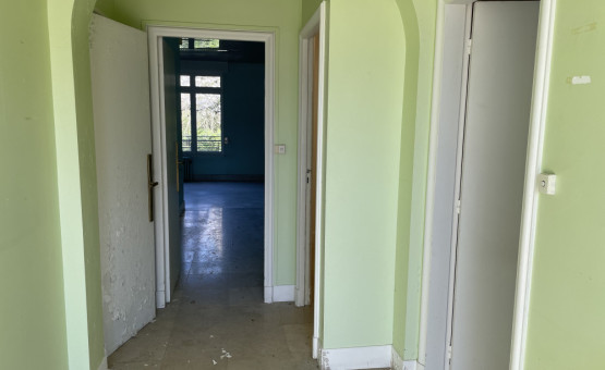 Maison à ARCIS SUR AUBE (ex Trésorerie) - Arcis-Sur-Aube