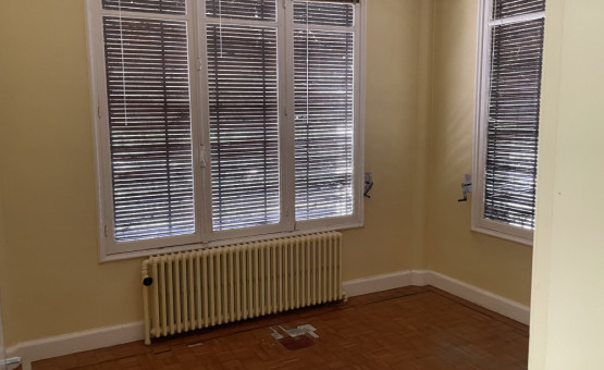 Maison à ARCIS SUR AUBE (ex Trésorerie) - Arcis-Sur-Aube