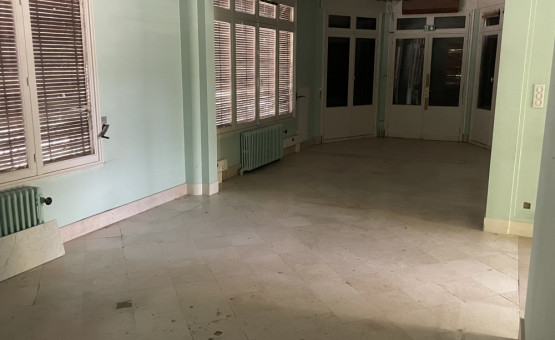 Maison à ARCIS SUR AUBE (ex Trésorerie) - Arcis-Sur-Aube