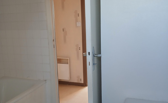 Appartement Chambre - 32 m² - Mussy Sur Seine