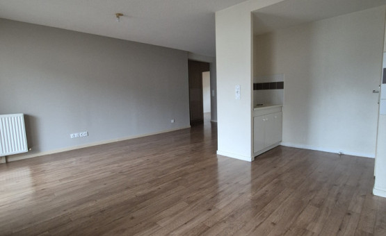 Appartement "faux type 4" - 80 m² - Romilly Sur Seine